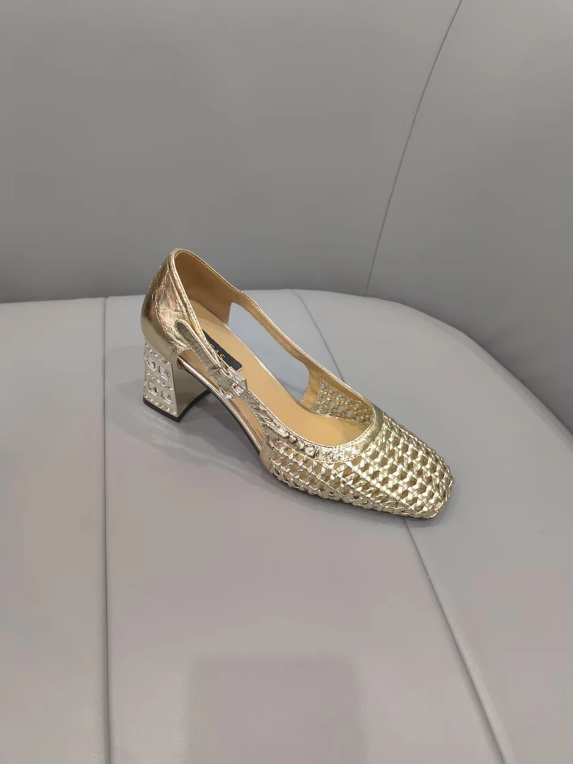 新款时尚百搭时装粗跟中跟镂空真皮春夏季玛丽珍15A3074