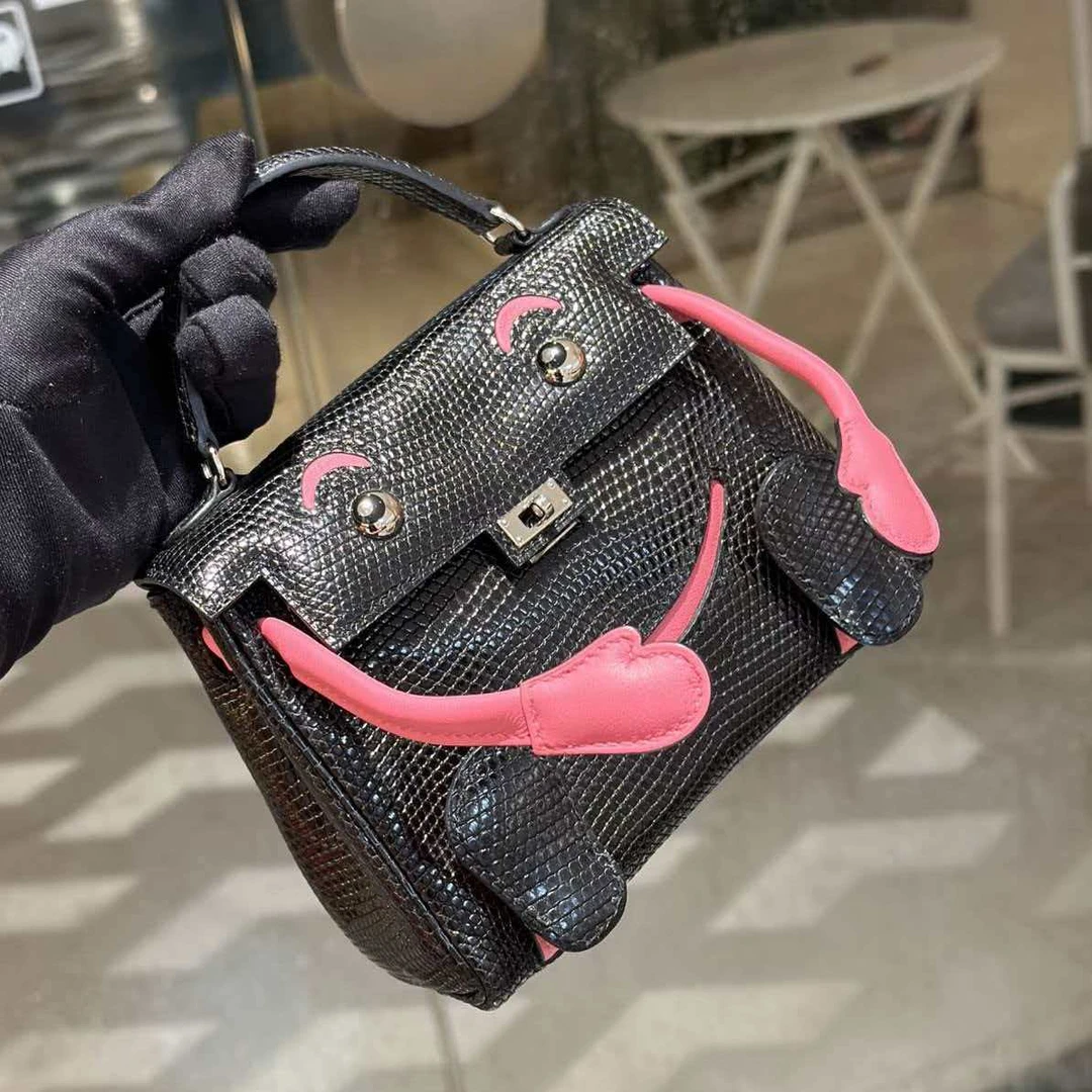 私人订制～～养马人轻奢可爱限量发售蜥蜴千玺娃娃斜挎手提包包
