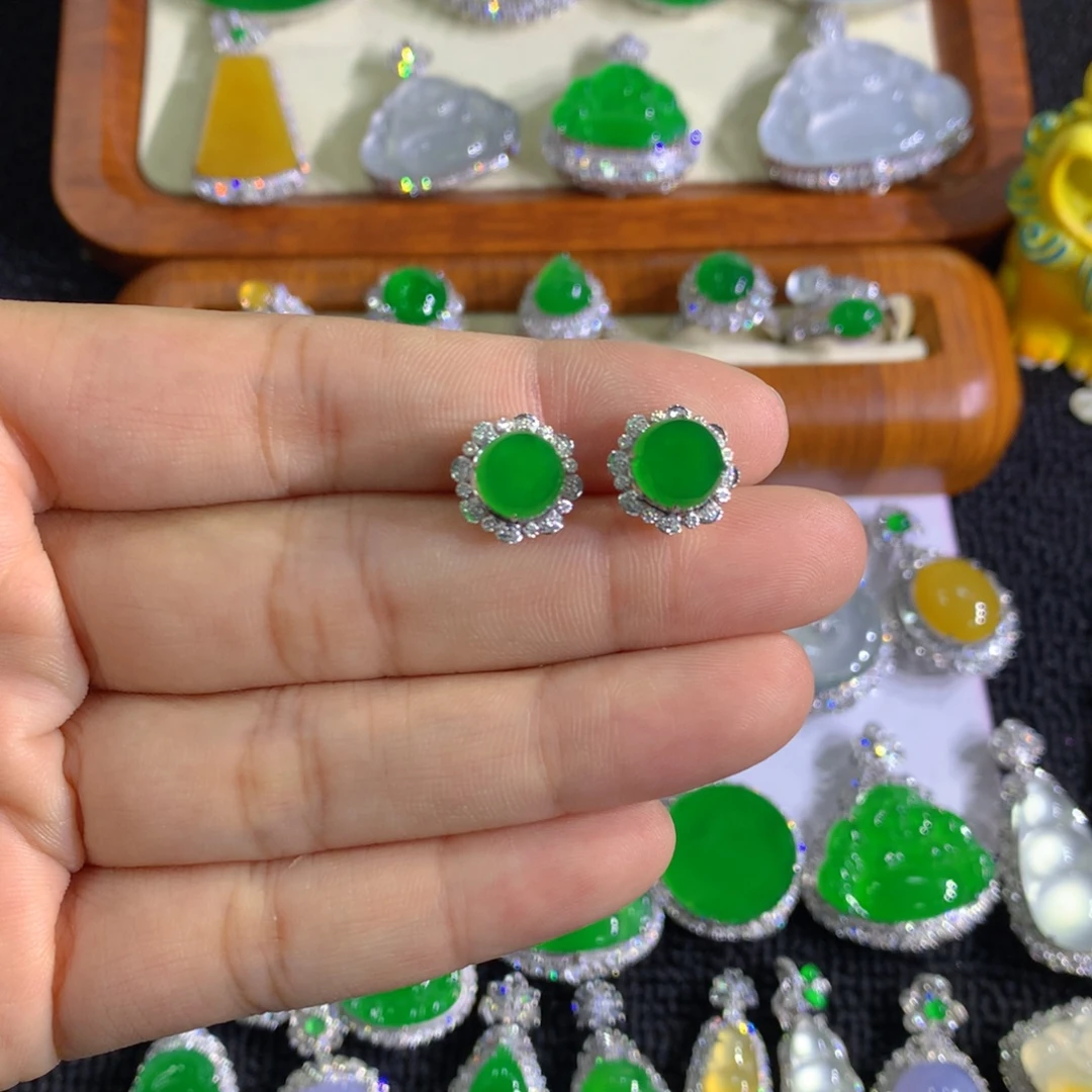 翡翠18K金镶嵌耳饰