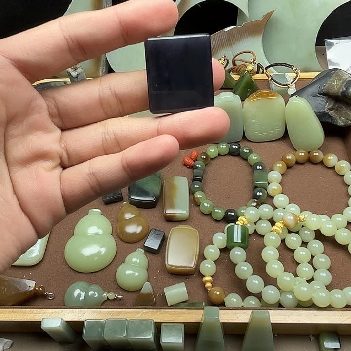 和田玉未镶嵌挂件