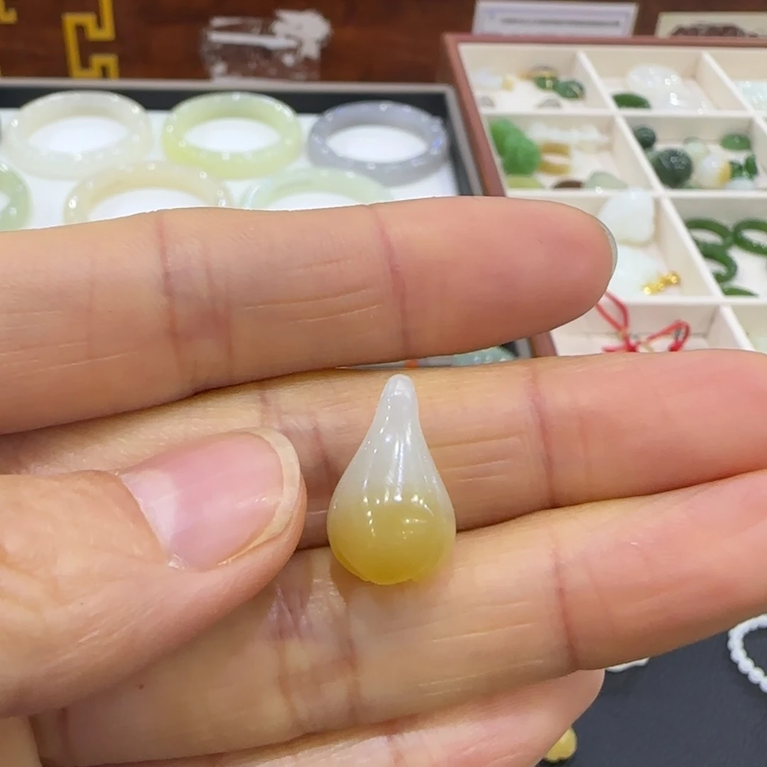 ****️和田玉未镶嵌颈饰