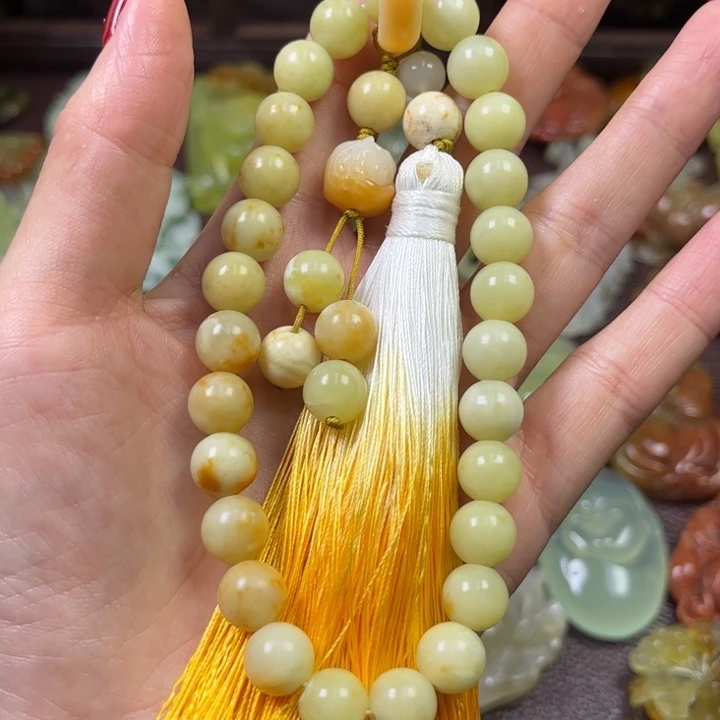 蛇纹石玉颈饰未镶嵌