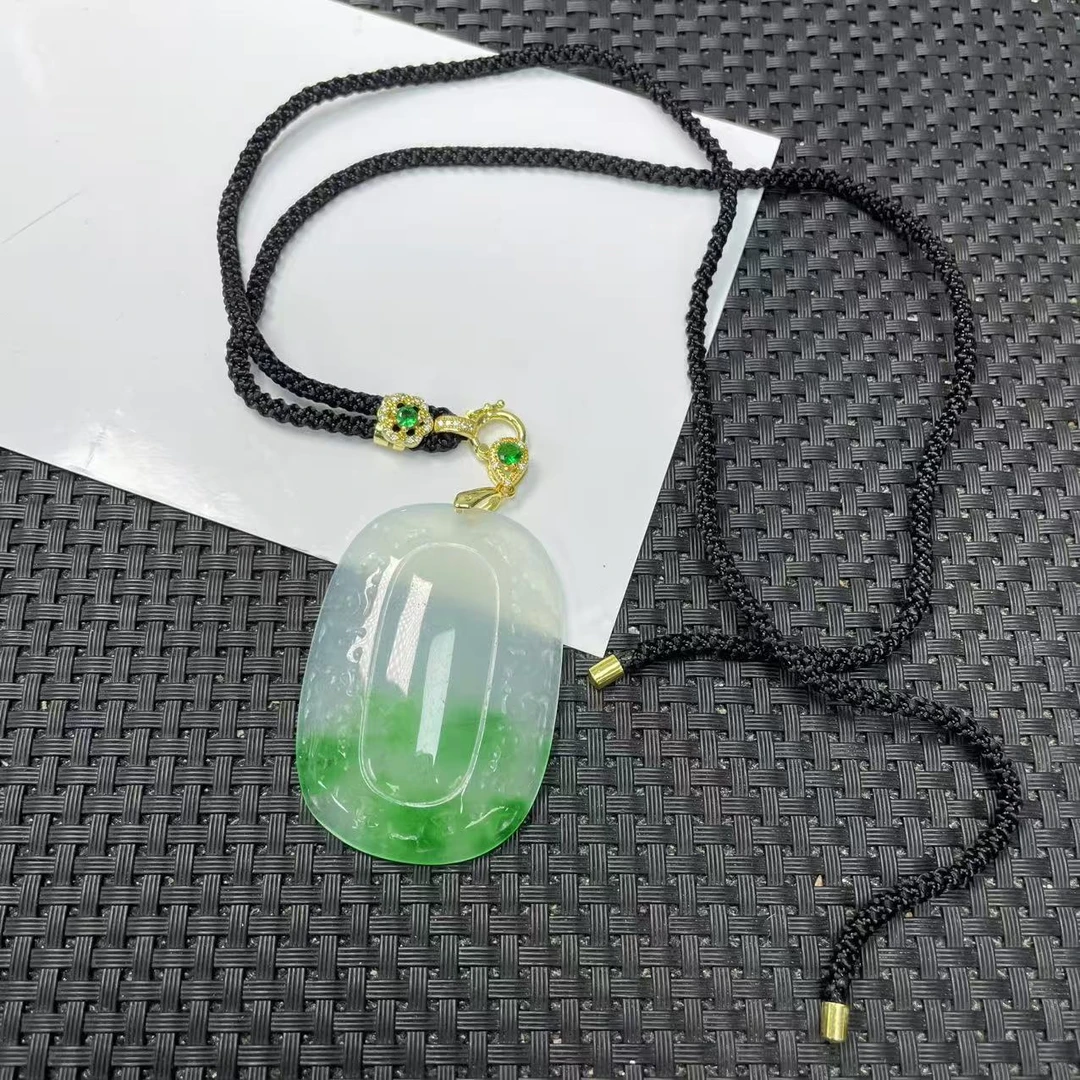 【大喜儿】正绿花雕刻无事吊坠-12WQ1332