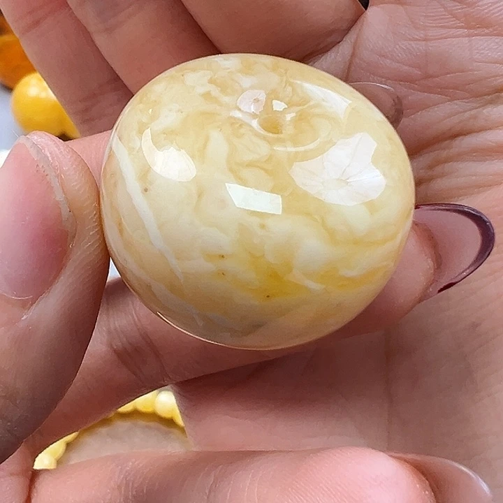 蜜蜡未镶嵌珠宝奇石