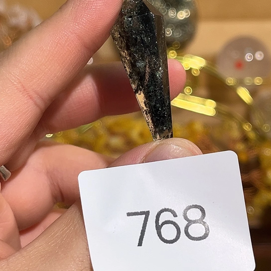未镶嵌大型摆件(非配饰)水晶?***