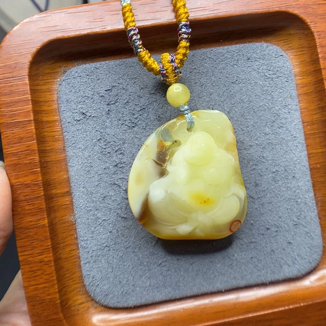 *****蜜蜡未镶嵌颈饰郎