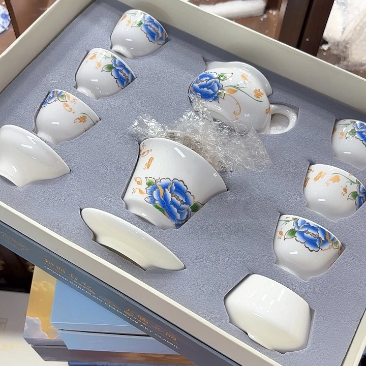 孤品茶具套装等。