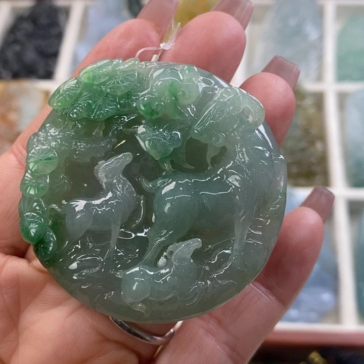 翡翠颈饰未镶嵌翡翠