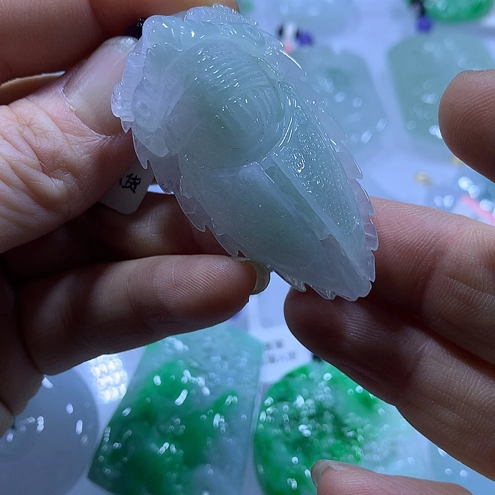 翡翠未镶嵌颈饰天然翡翠A货吊坠