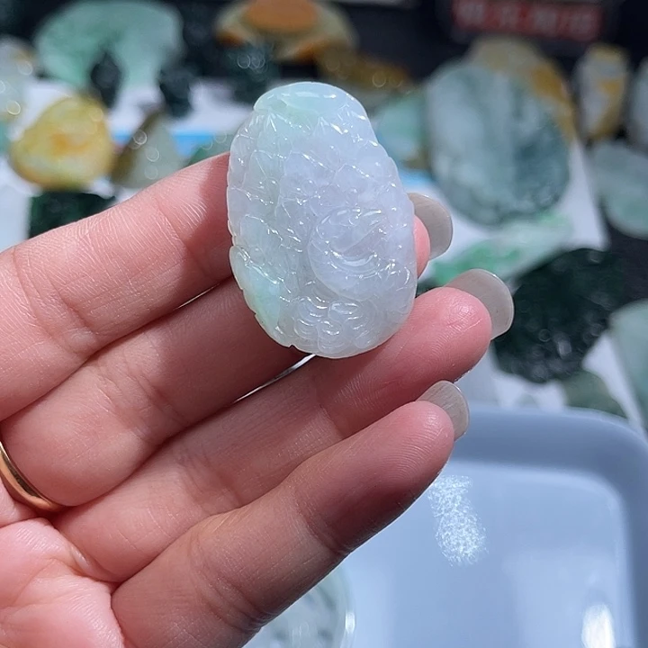 翡翠未镶嵌吊坠(赠链)