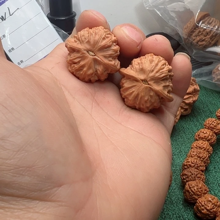 文玩核桃吊坠凤*堡31金牛