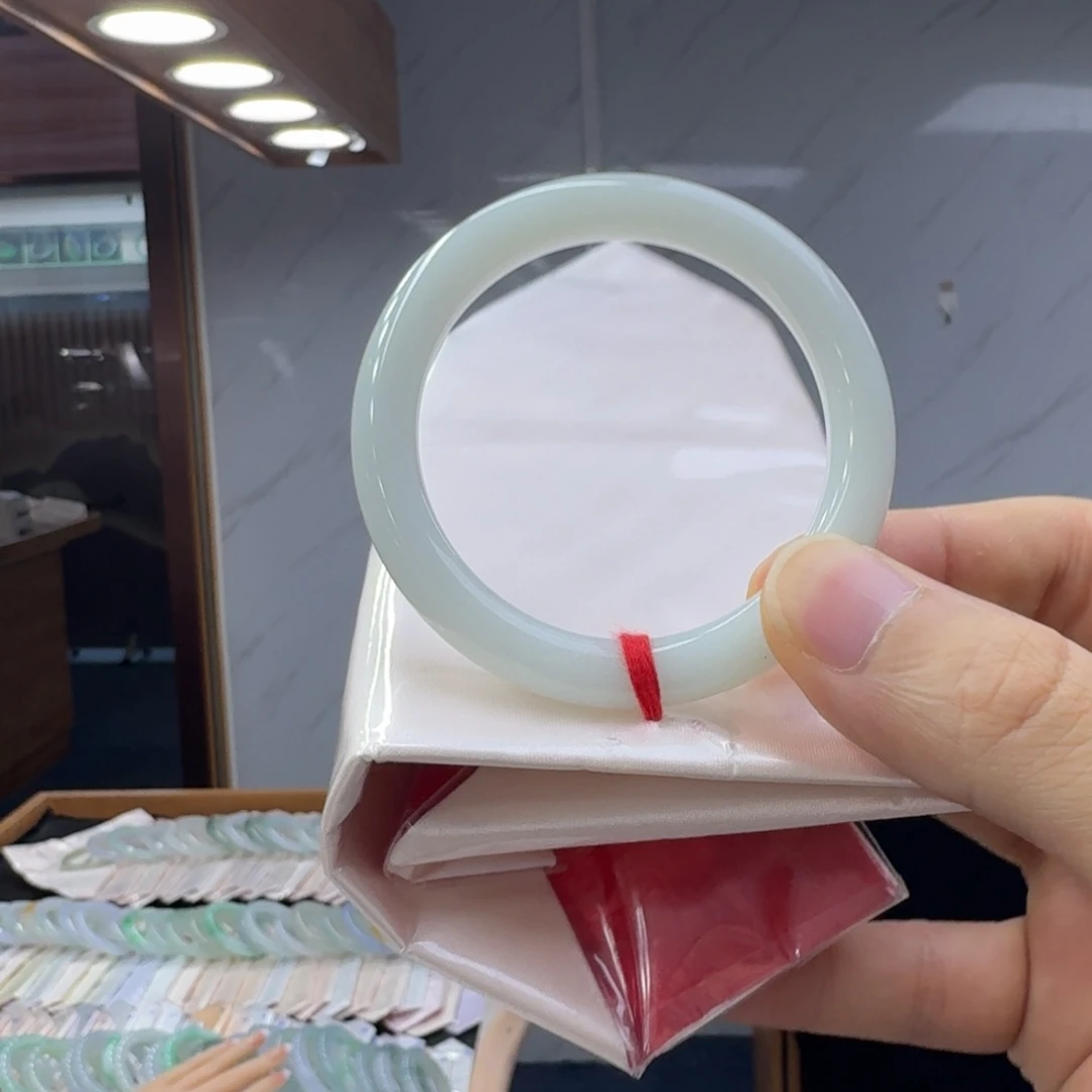 翡翠未镶嵌手镯翡翠