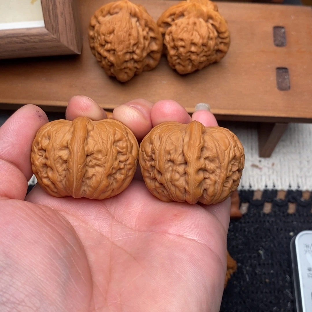 文玩核桃吊坠元宝39