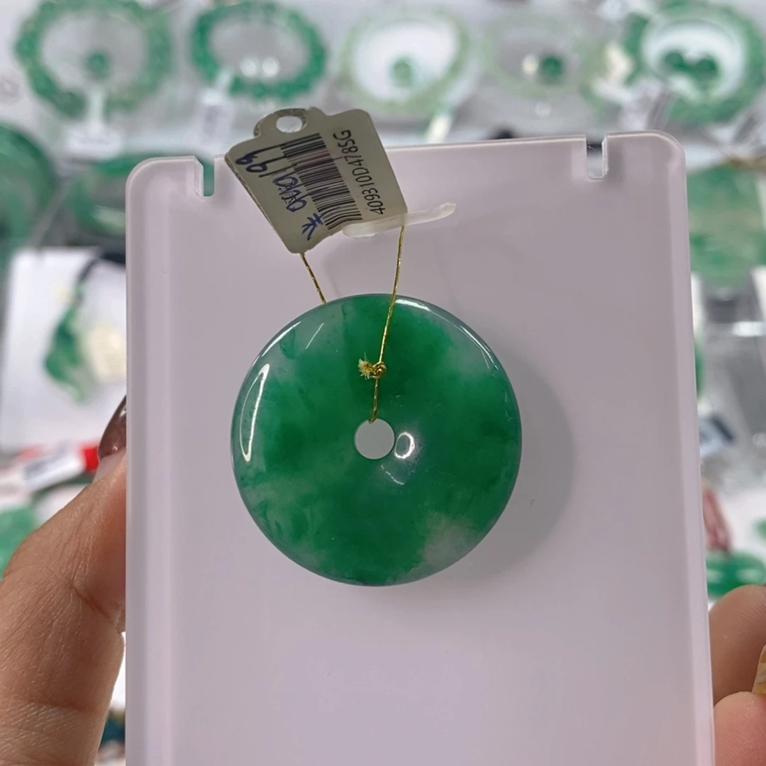 石英质玉未镶嵌颈饰