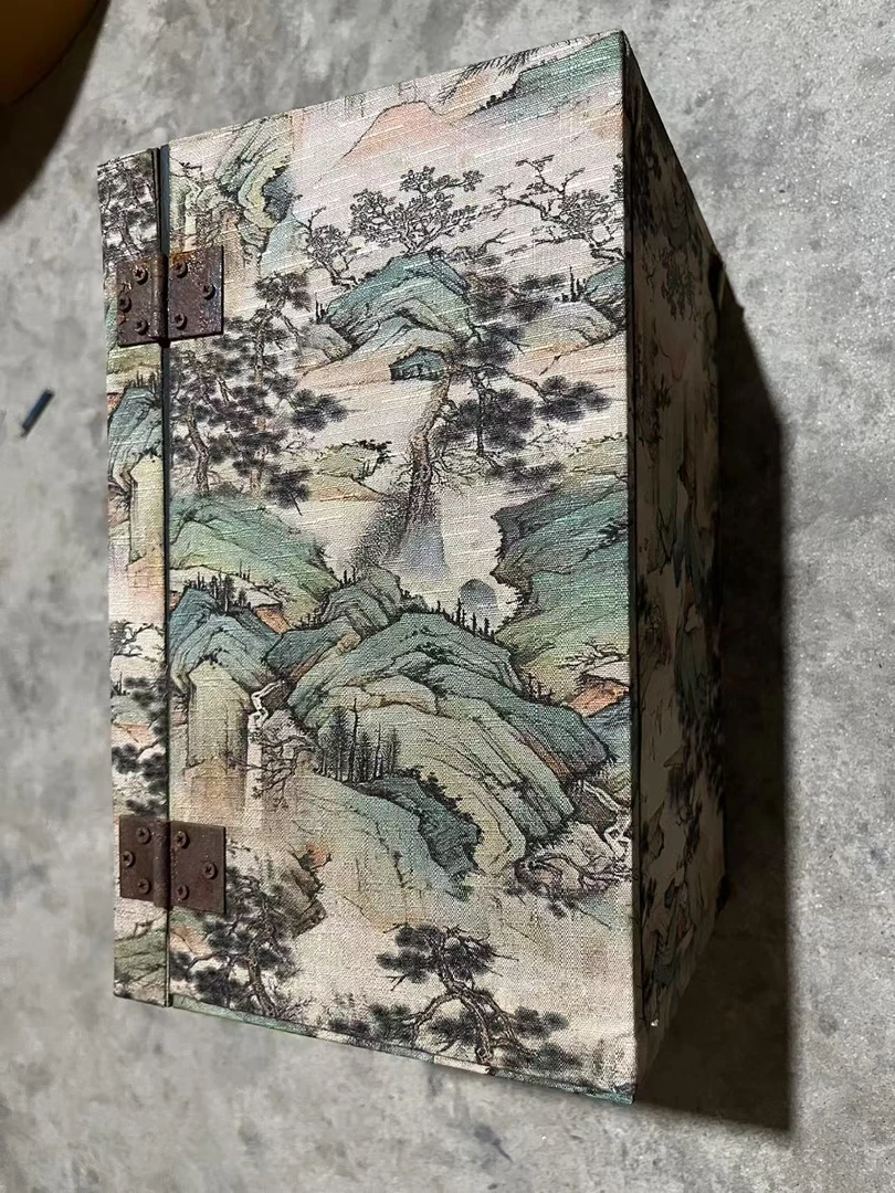 精品摆件绿色山水箱