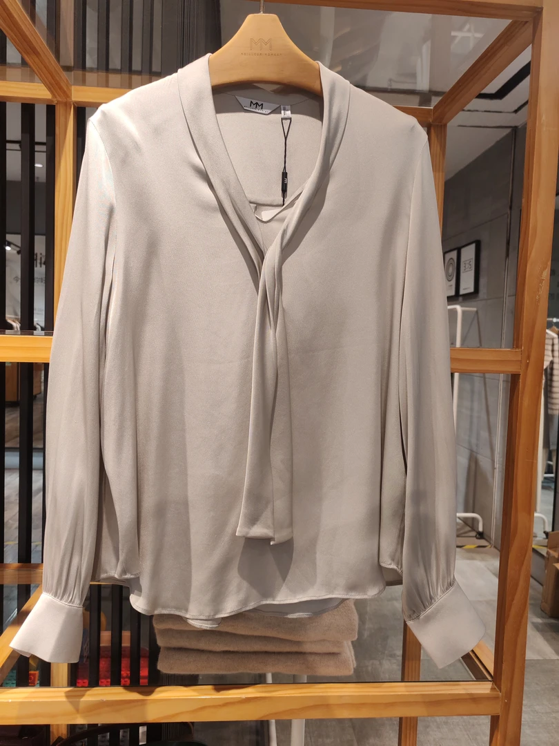 麦檬V领桑蚕丝衬衣