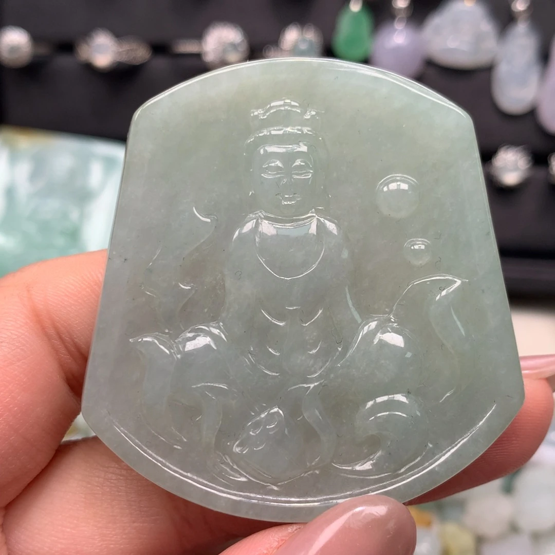 翡翠未镶嵌颈饰玉牌