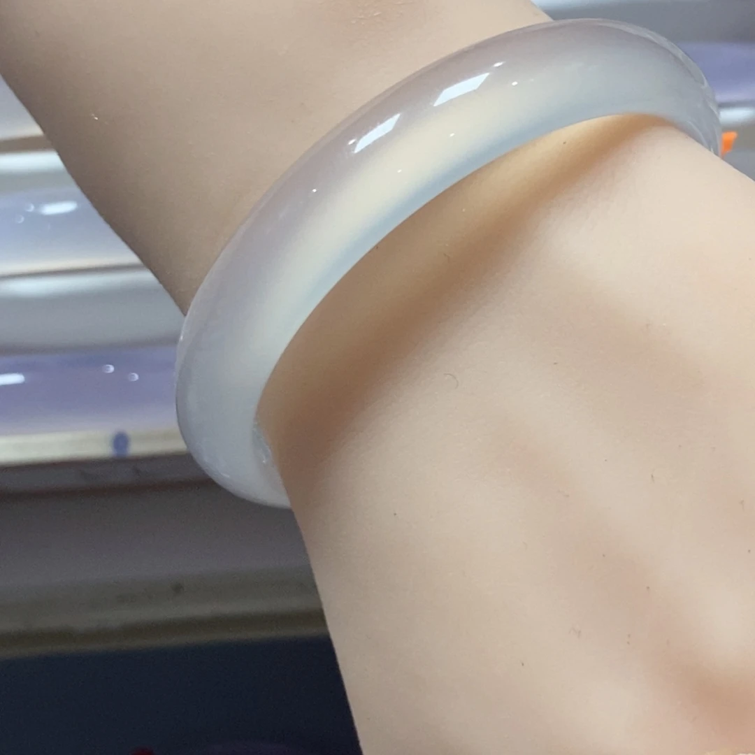 困***办玛瑙/玉髓手镯未镶嵌646