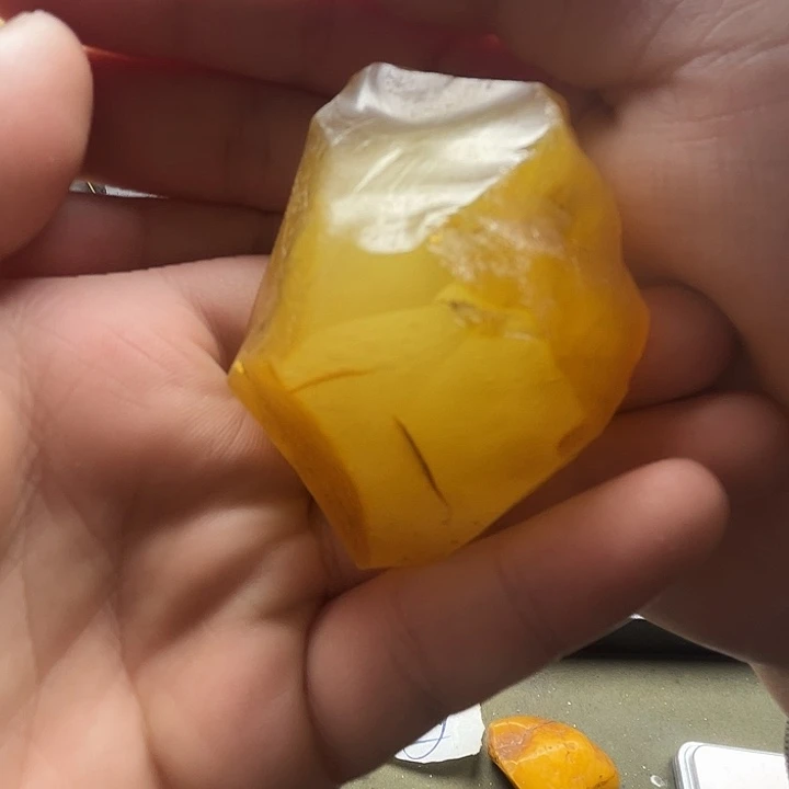 定制琥珀未镶嵌纯天然蜜蜡吊坠