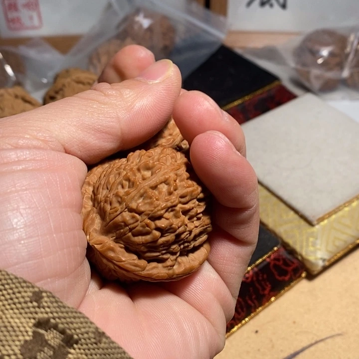 文玩核桃把件小****?核桃