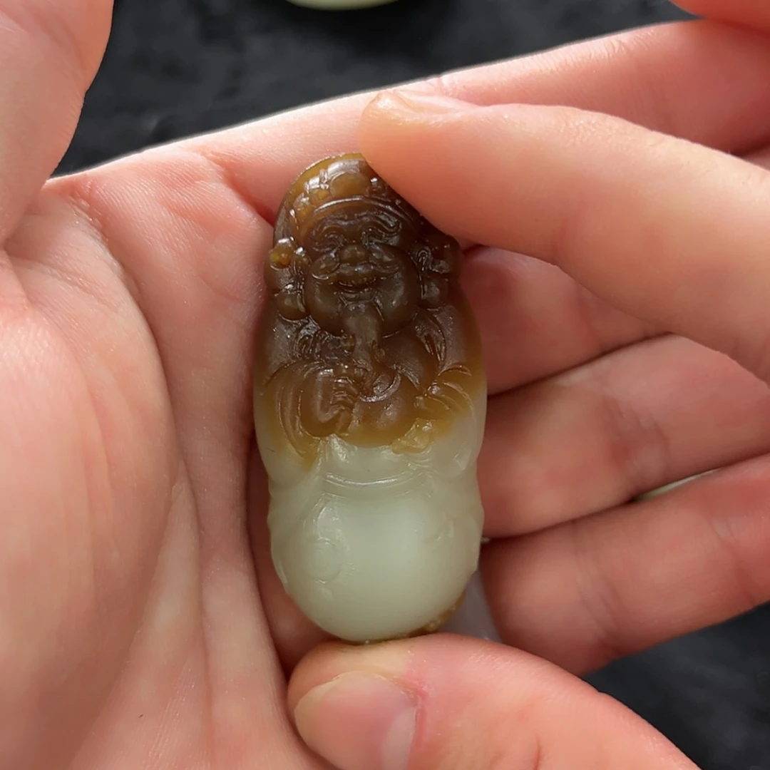 【闪购商品】颈饰未镶嵌和田玉（糖玉）