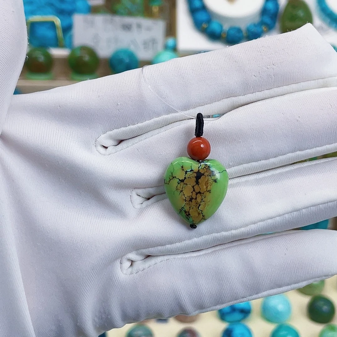 绿松石未镶嵌颈饰