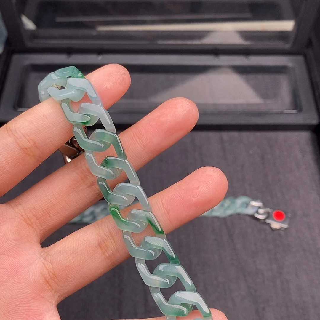 美***型翡翠未镶嵌手链翡翠