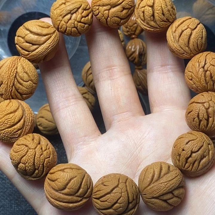 木质类秦岭山野生桃核