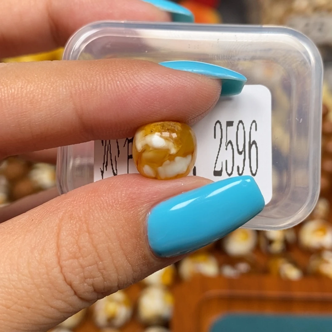 蜜蜡未镶嵌珠宝奇石2596