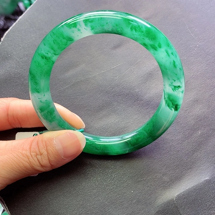 未镶嵌手镯石英质玉