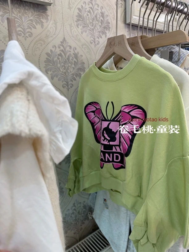 卷毛桃2025春蝙蝠袖蝴蝶印花卫衣