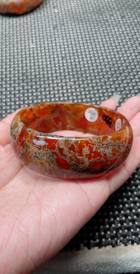 60阜新水草玛瑙手镯