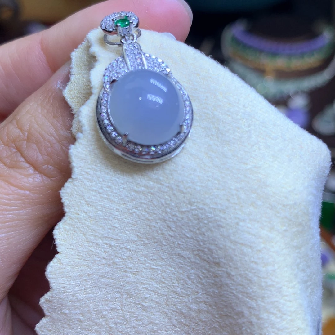 翡翠颈饰银S925镀金镶嵌翡翠吊坠