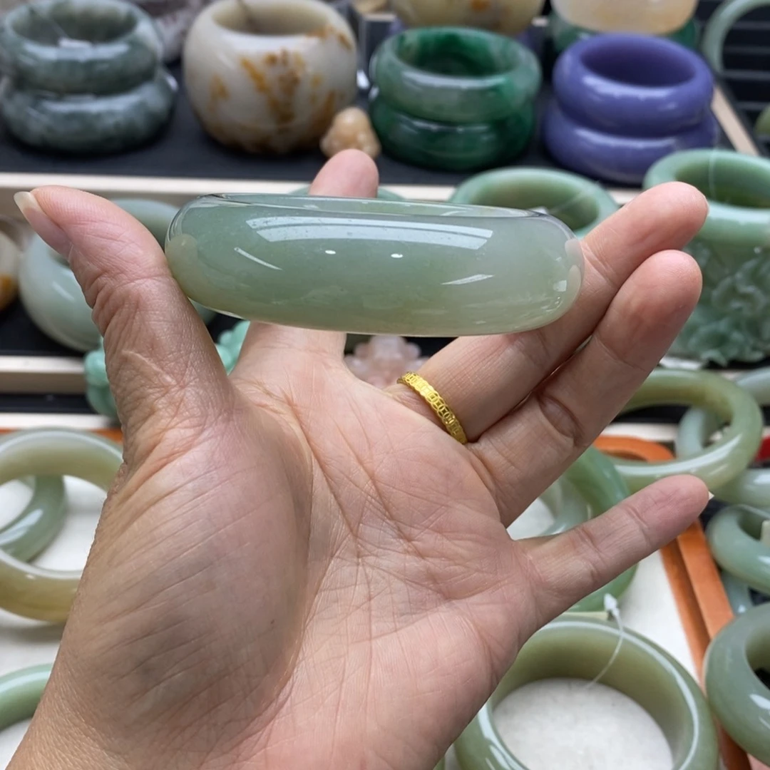 未镶嵌手镯石英质玉工****珍