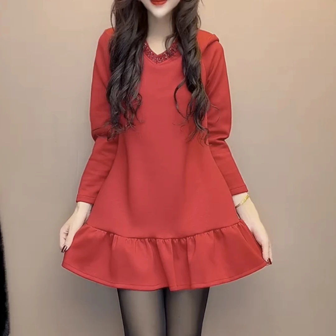 冬季新款烫钻领口泡泡袖纯色连衣裙时尚显瘦遮肉气质百搭长袖