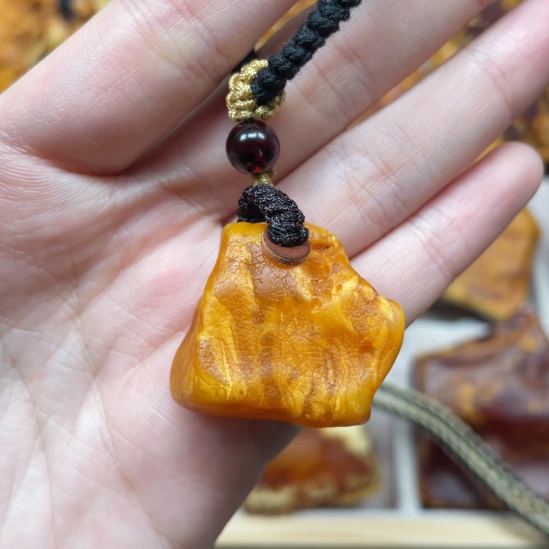 琥珀珠宝奇石未镶嵌