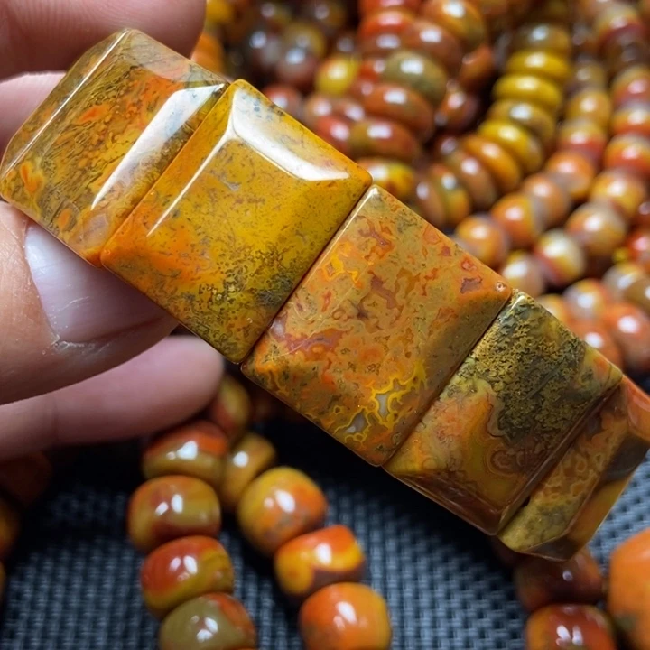 玛瑙/玉髓手串未镶嵌不**心