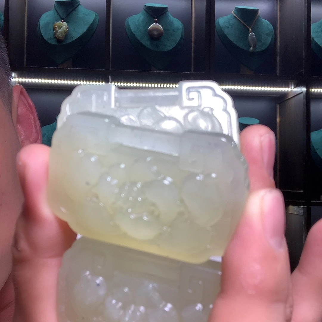未镶嵌岫玉岫玉吊坠