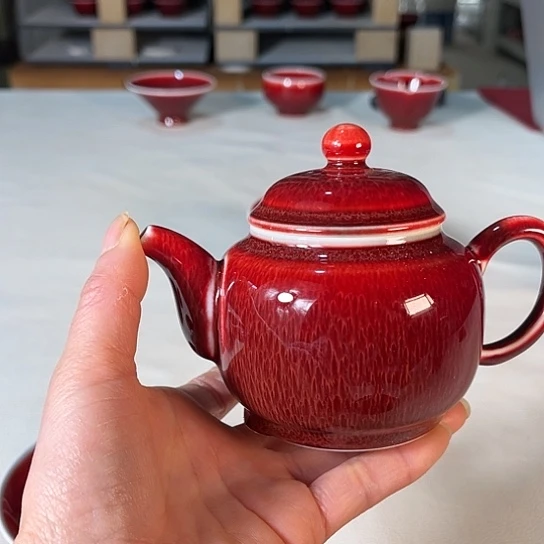 景德镇陶瓷红马坊壶