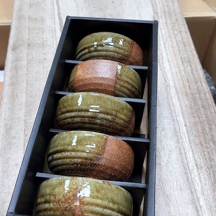 瓷片噗哈哈哈哈哈哈哈哈哈我笑