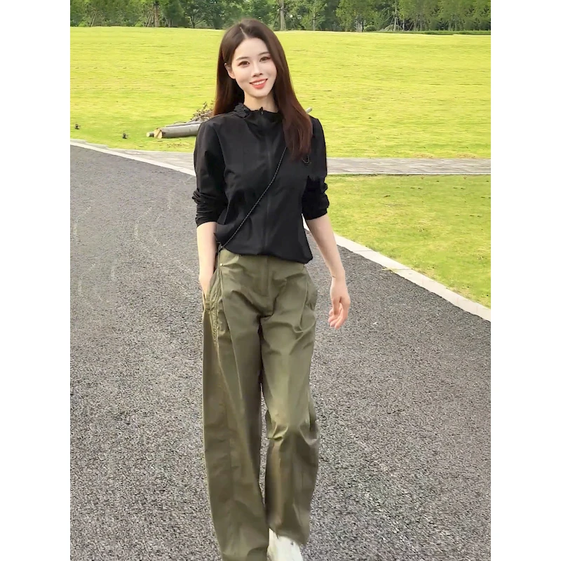 户外速干休闲运动套装女秋季高级感显瘦黑色外套上衣工装裤两件套