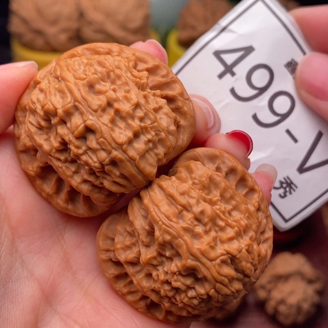 清***来桃核把件白狮子41……