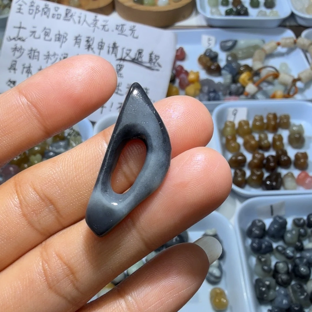 和田玉未镶嵌珠宝奇石