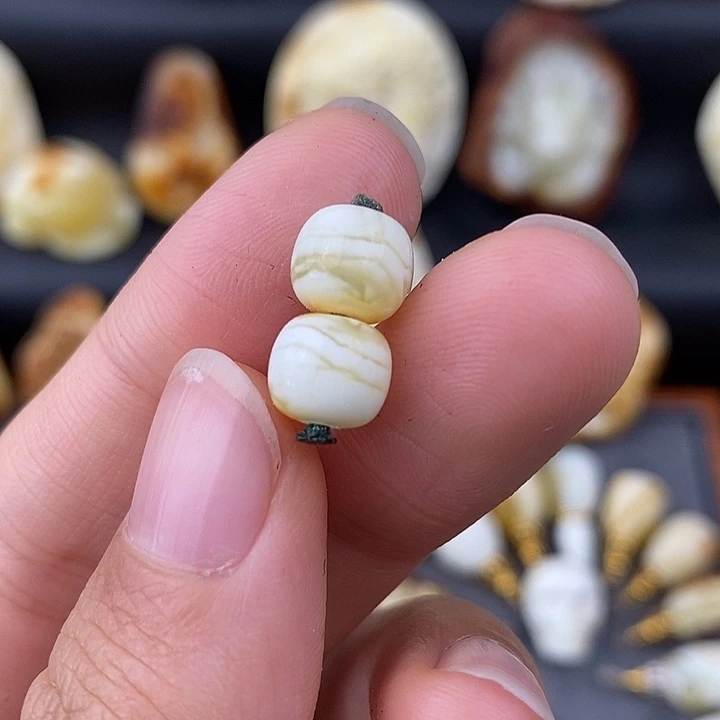 琥珀未镶嵌裸石8对珠c824