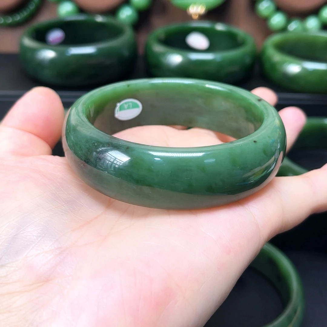 和田玉（碧玉）未镶嵌手镯