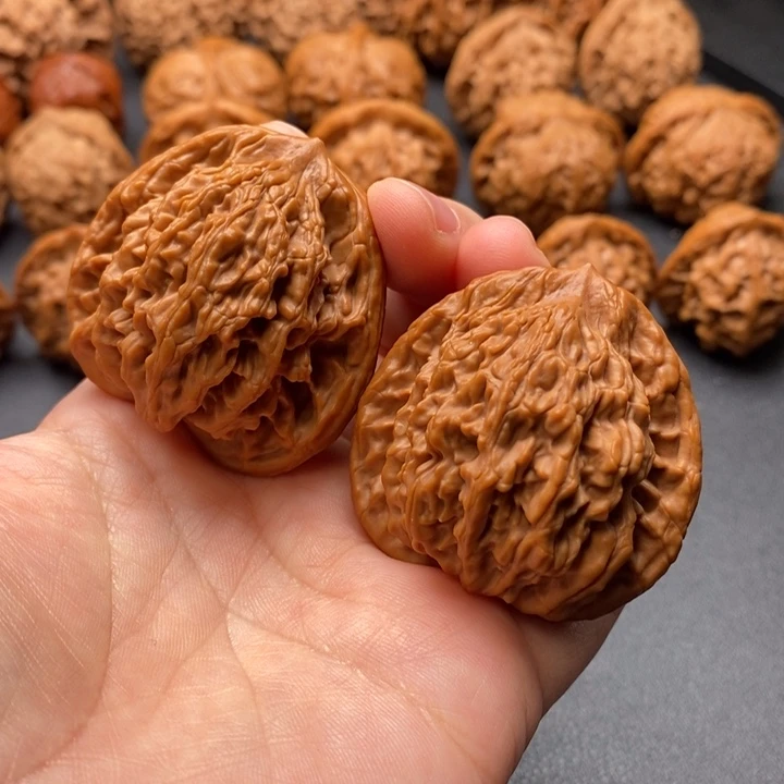 森***狼把件文玩核桃43.5尺虎头