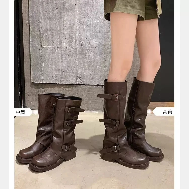 牛皮版~增高6cm时髦皮带扣方圆头褶皱中筒骑士靴女2025年新款秋冬