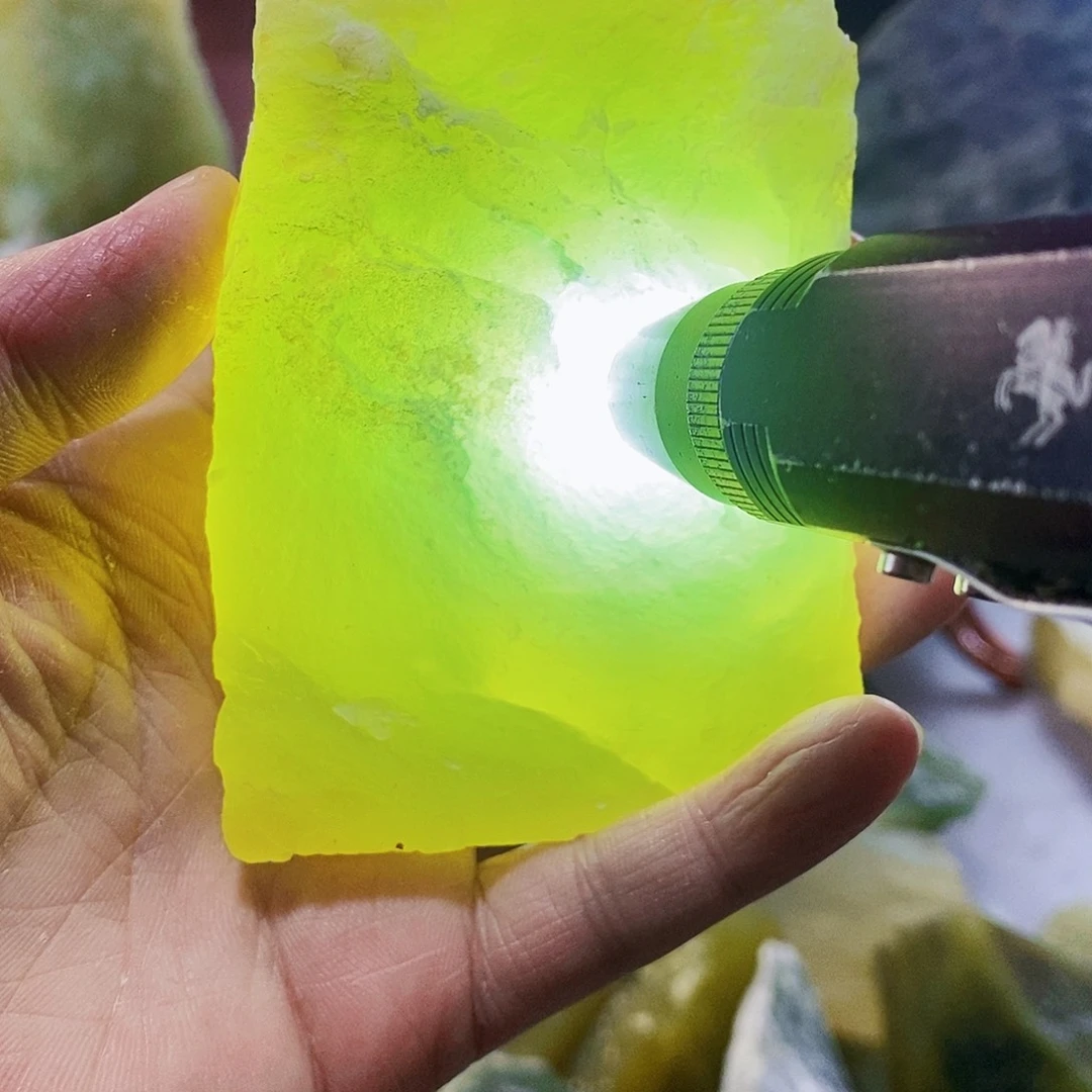 蛇纹石玉未镶嵌岫玉原石蛇纹石玉