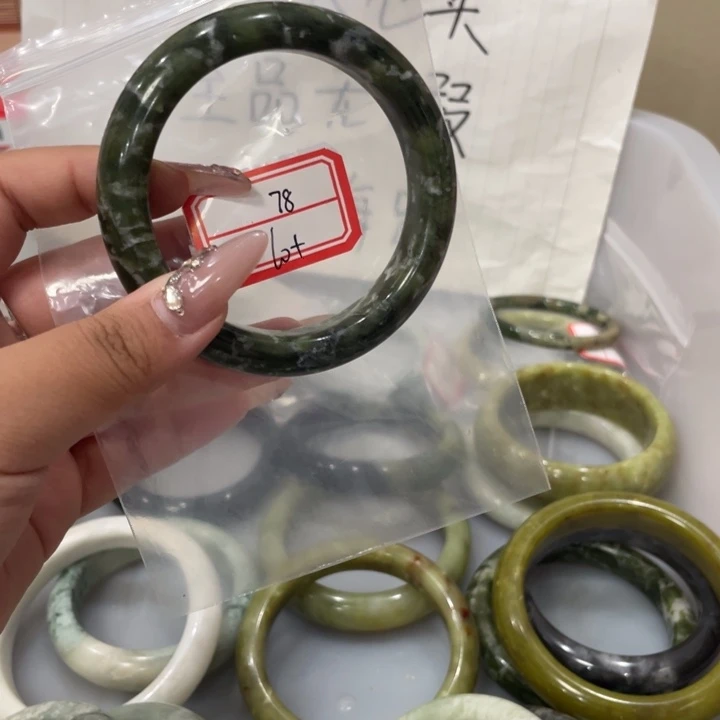 未镶嵌蛇纹石玉手镯