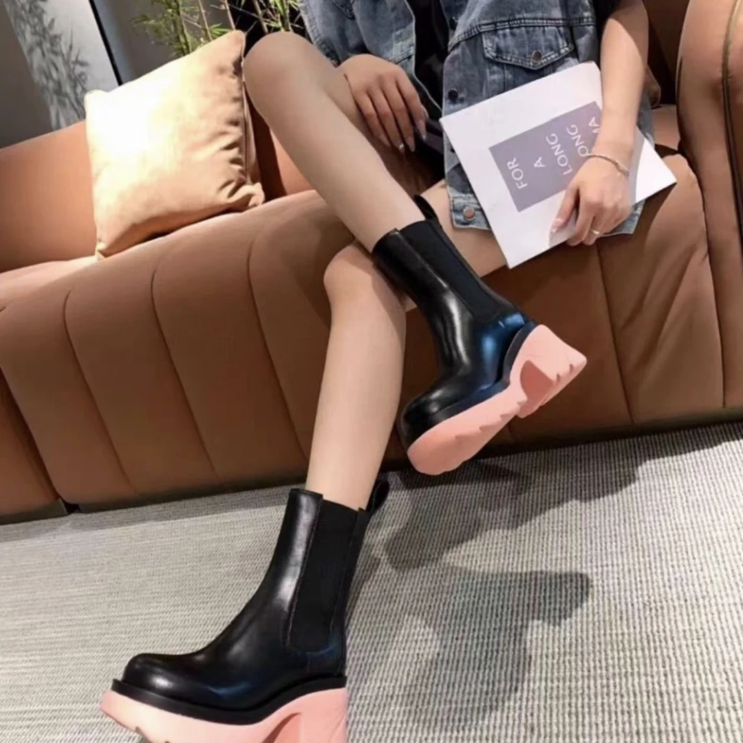 99新 BOTTEGA VENETA/葆蝶家 黑面粉厚底切尔西短靴/35码/FZ451